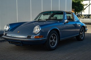 Porsche 911 T Targa 2.4  frame off restoration Note 1!