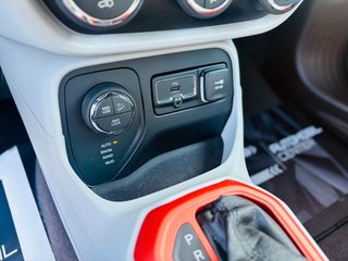 Jeep Renegade Limited 4WD Automatik+Leder+Xenon+Navi+ - bilder 6
