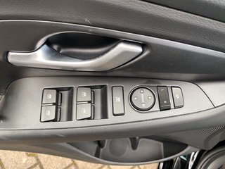 Hyundai i30 1.0 Advantage Navi LED 17" Alu Sitzheizung - bilder 11