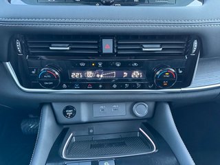 Nissan X-Trail Tekna+ e-4ORCE 4x4 Leder Bose HUD LED 20 - bilder 13