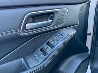 Nissan X-Trail Tekna+ e-4ORCE 4x4 Leder Bose HUD LED 20 - bilder 16