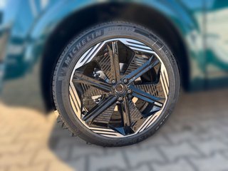 Nissan Qashqai N-Design Alcantara 360° Bose - bilder 6