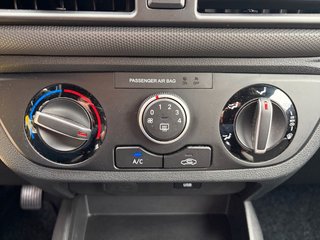 Hyundai i10 Connect & Go Navi Klima SHZ Winterräder - bilder 13
