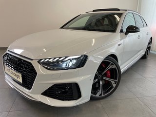 Audi RS4 Avant PANO AHK B&O CARBON SPORT ABGAS