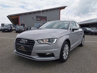 Audi A3 1.4 TFSI Limousine 2.HAND/SHZ/TEMPOMAT/KLIMA/PDC Used vehicle for sale | First registration 06/2015 | Price 15.990 €