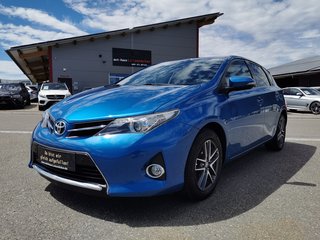 Toyota Auris Edition 1.6 NAVI/TEMP/SHZ/PDC/KAMERA Used vehicle for sale | First registration 03/2015 | Price 12.600 €