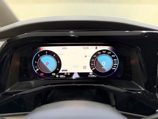 Volkswagen T7 Multivan STYLE LR PANO HUD STHZ ACC AHK TISCH - bilder 25