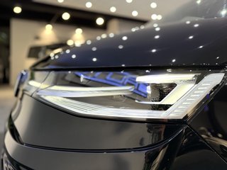 Volkswagen T7 Multivan STYLE LR PANO HUD STHZ ACC AHK TISCH - bilder 22