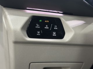 Volkswagen T7 Multivan Lang PANO STHZ EASY ACC TISCH H&K 19 - bilder 38