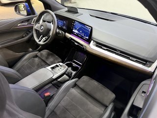 BMW 218 Active Tourer M-SPORT PANO 360KAM H&K HUD AHK - bilder 16