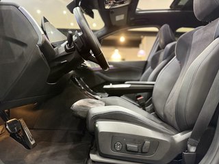 BMW 218 Active Tourer M-SPORT PANO 360KAM H&K HUD AHK - bilder 14