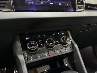 Skoda Karoq 1.5 TSI DSG SPORT PANO ACC KAM DIG-DISPLAY - foto 20