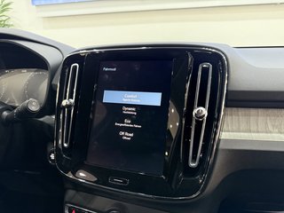 Volvo XC40 B4 INSCRIPTION LEDER H&K LED NAVI RFK AMBIE - bilder 28