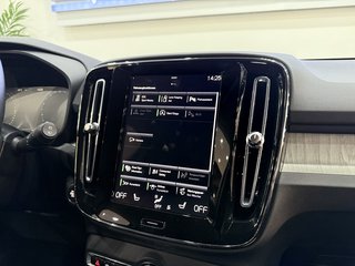 Volvo XC40 B4 INSCRIPTION LEDER H&K LED NAVI RFK AMBIE - bilder 30