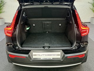 Volvo XC40 B4 INSCRIPTION LEDER H&K LED NAVI RFK AMBIE - bilder 19