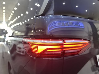 Volkswagen T7 Multivan STYLE VISaVIS STHZ ACC IQLIGHT EASYOPEN - foto 36