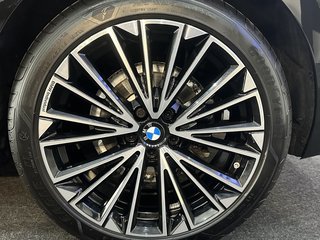 BMW 218 Active Tourer M-SPORT PANO HUD H&K MASSAGE - foto 40