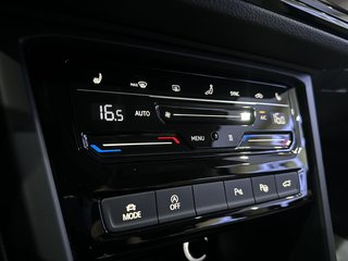 Volkswagen Touran 2.0TDI DSG 7SITZER STHZ SOUND AMBIE RFK - foto 44