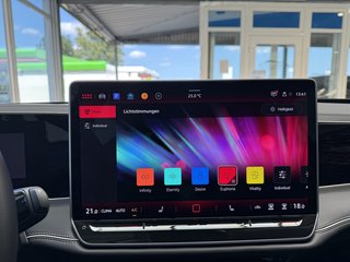 Volkswagen Passat Variant Elegance Autom., IQ Light Navi Kamera +ACC - bilder 24