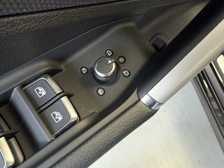 Audi Q2 S-Line Sport 35 Autom., Matrix Pano Kamera ACC - foto 9