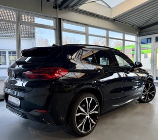 BMW X2 M-Sport 18i Autom., LED Pano Navi 20" Alu - bilder 5