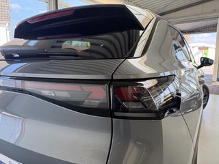 Volkswagen T-Roc R-Line Sport Black Style Autom., IQ Light AHK Kamera - foto 9