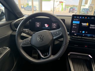 Volkswagen T-Roc R-Line Sport Black Style Autom., IQ Light AHK Kamera - foto 5