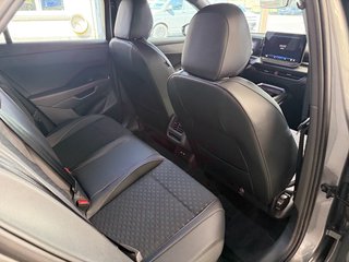 Volkswagen T-Roc R-Line Sport Black Style Autom., IQ Light AHK Kamera - foto 3