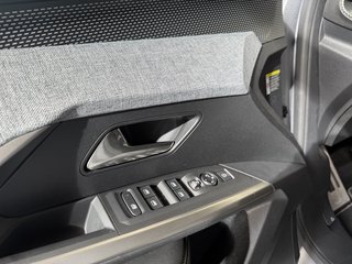 Peugeot 3008 Hybrid 145 GT Sport Autom., LED Navi ACC Kamera - foto 7