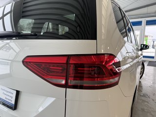 Volkswagen Touran 2.0 TDi Autom., LED Pano Kamera ACC 7-Sitze - bilder 8