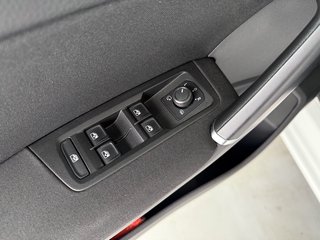 Volkswagen Touran 2.0 TDi Autom., LED Pano Kamera ACC 7-Sitze - bilder 12