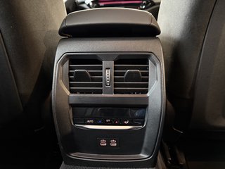 BMW 330 i xDrive M Sport Autom.. LED Navi Kamera ACC Allrad - bilder 6