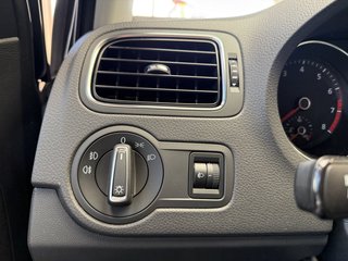 Volkswagen Polo V Comfortline Pano Multilenkrad Navi Winterpaket - photo 5