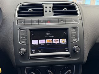 Volkswagen Polo V Comfortline Pano Multilenkrad Navi Winterpaket - photo 10