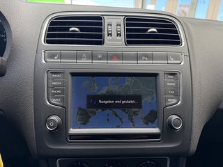 Volkswagen Polo V Comfortline Pano Multilenkrad Navi Winterpaket - photo 11