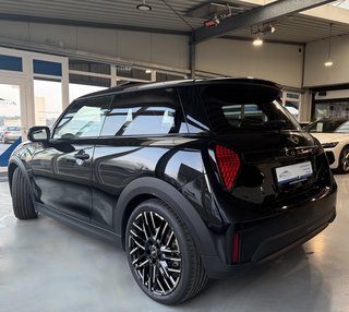 MINI Cooper S Sport Autom., LED Kamera Pano Navi Neues Modell! - photo 4