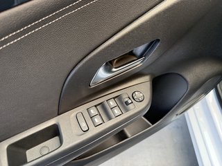 Opel Corsa F Elegance Sport, LED Pano Virtual CarPlay - bilder 8