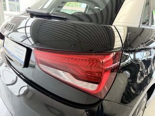 Audi A1 Sportback S-Line Xenon PDC Multilenkr. Navi Bluetooth - bilder 9