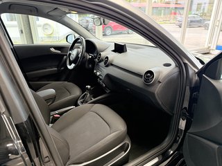 Audi A1 Sportback S-Line Xenon PDC Multilenkr. Navi Bluetooth - bilder 1