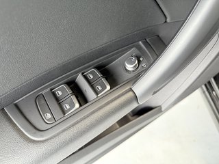 Audi A1 Sportback S-Line Xenon PDC Multilenkr. Navi Bluetooth - bilder 6