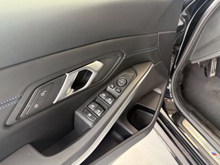 BMW 320 i M Sport Autom., LED Navi Kamera  ACC - bilder 11