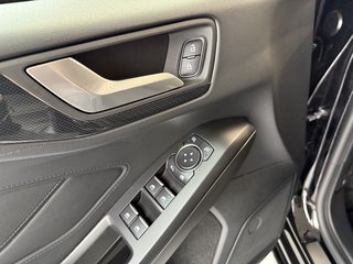 Ford Focus ST-Line Automatik Navi LED Winterpaket Allwetterreifen - bilder 7