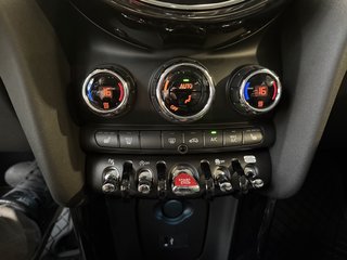 MINI Cooper Sport Autom., LED Navi Kamera Tempomat - foto 10