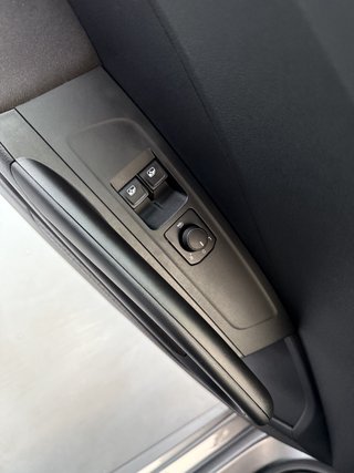 Skoda Fabia Autom., LED Virtual Sitzhzg. CarPlay - bilder 7