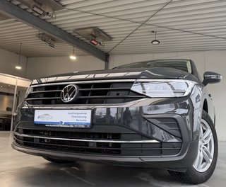 Volkswagen Tiguan Life Autom., LED AHK ACC Navi HuD - bilder 3