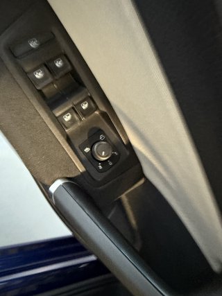Volkswagen Touran Autom., ACC 7-Sitzer  Kamera AHK - bilder 8