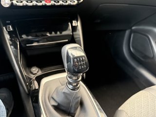 Peugeot 208 Allure  LED ACC CarPlay Kamera - bilder 11