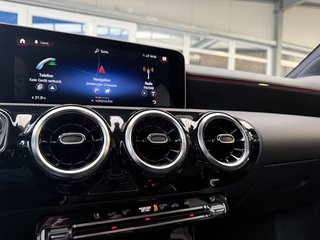 Mercedes-Benz A 200 Automatik Pano LED Navi Winterpaket - foto 12