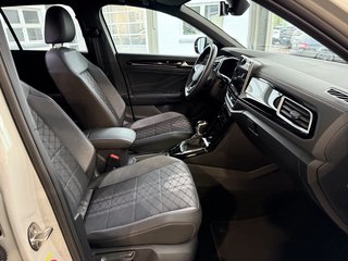 Volkswagen T-Roc R-Line Sport Autom., IQ Light +IQ Drive Virtual Kamera - photo 1
