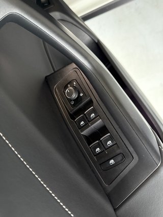 Volkswagen T-Roc R-Line Sport Autom., IQ Light +IQ Drive Virtual Kamera - photo 8